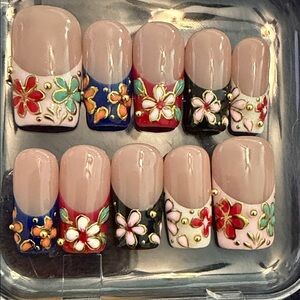 Floral Nail handmade acrylic press on nail Art Set with Multicolor Designs